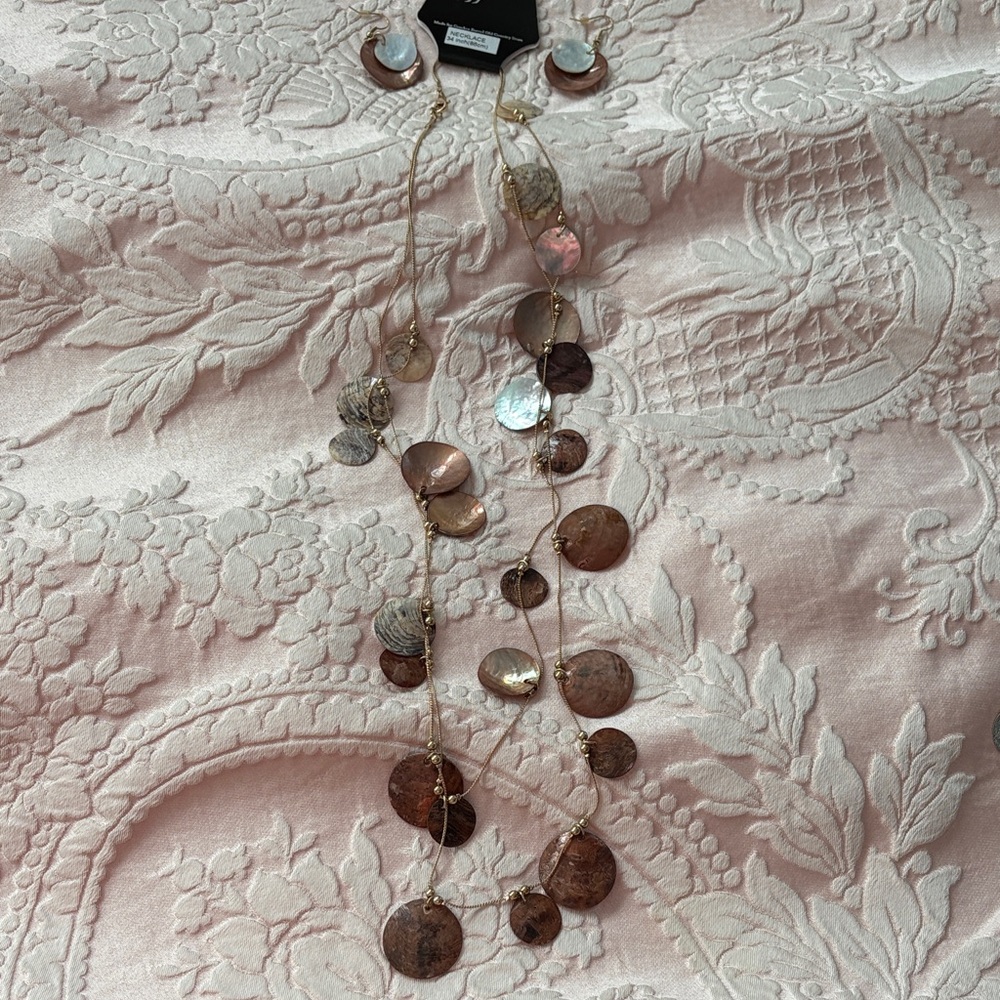 Elegant Gold and Brown Women's Necklace
